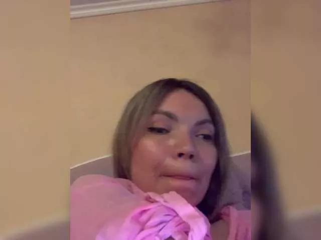 Ella-Pearlie on BongaCams 