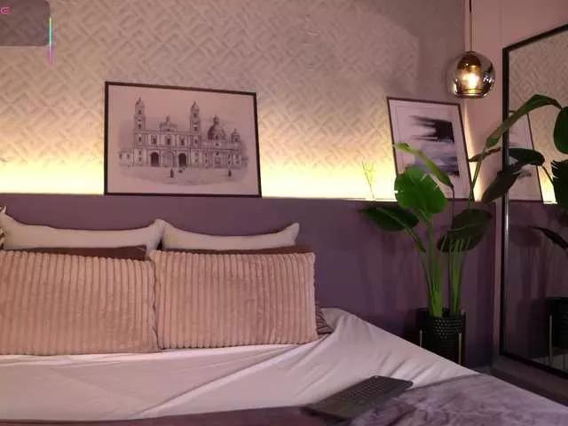ElleDiane on BongaCams