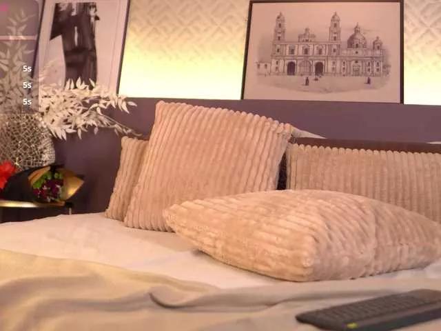 ElleDiane on BongaCams 