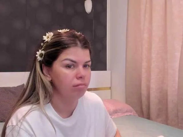 ELLY2 on BongaCams 