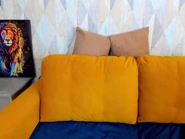 Emilia-Wayne on BongaCams