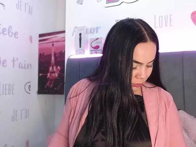 emilyqueen3xx on BongaCams