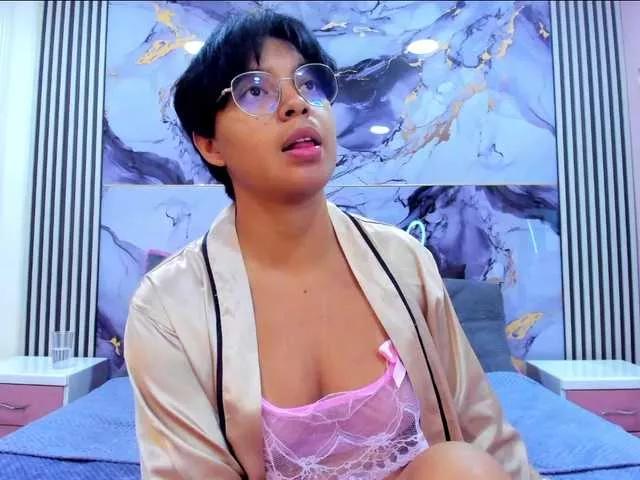 Emmaa-Lex on BongaCams 