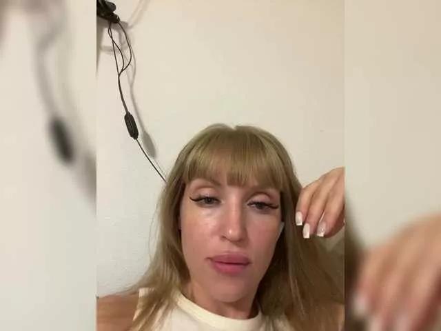 ErnieFlossy on BongaCams