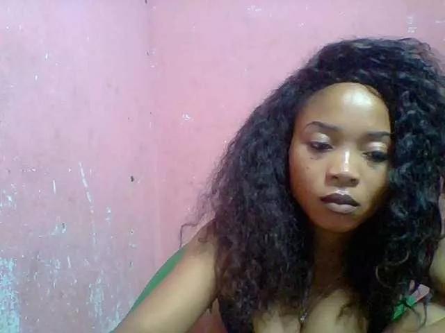 Estelahh on BongaCams