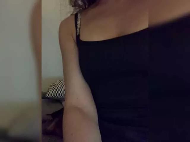 FeeBee on BongaCams 
