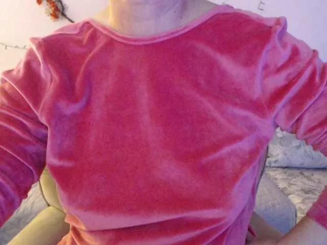 goodSnowQueen on BongaCams 