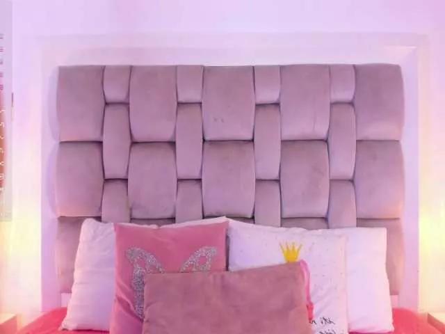 Offline HarleyQueen666 on BongaCams