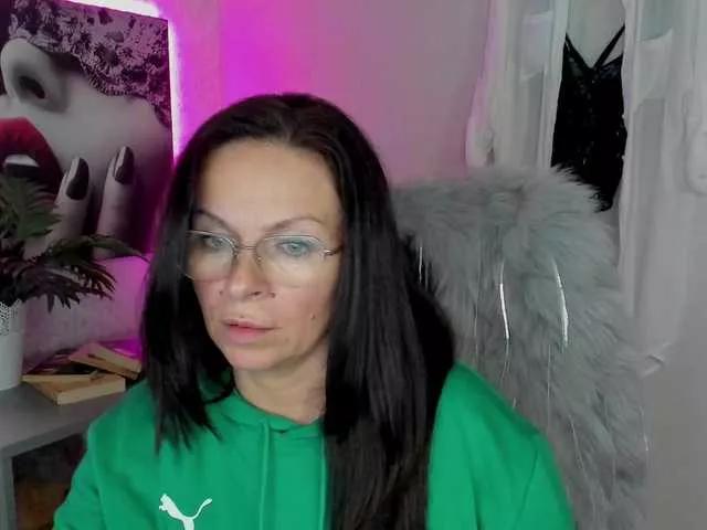 HelenSHOW1 on BongaCams 