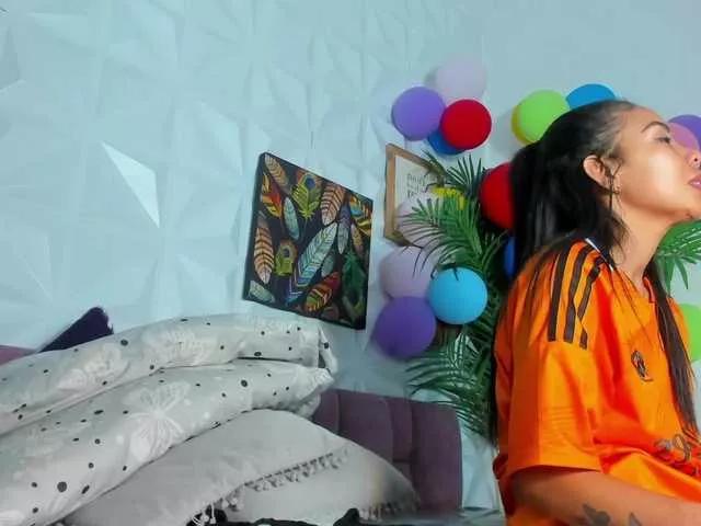 Hellen-Sky on BongaCams 