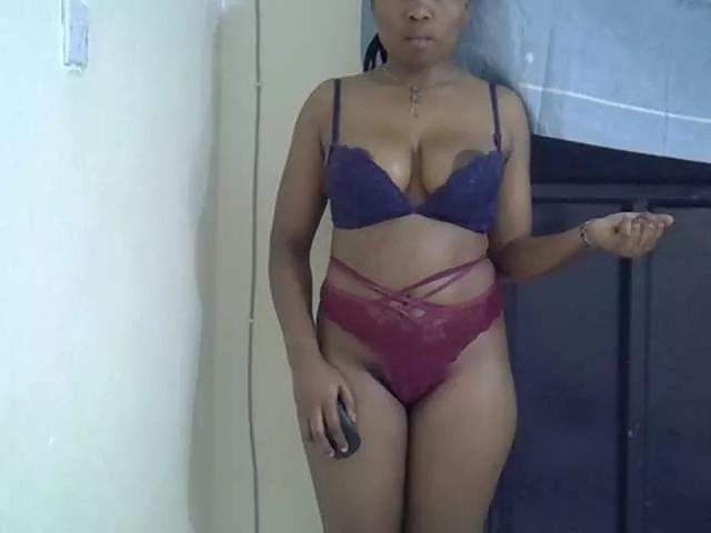 Hollymolly111 on BongaCams 
