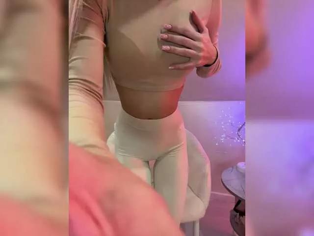HollyPolly111 on BongaCams 