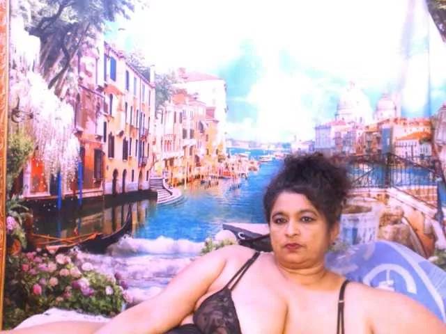 indianstar75 on BongaCams 