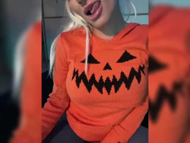 Isizzu-TOP on BongaCams 