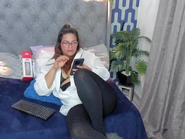 Jadde-Shine on BongaCams 