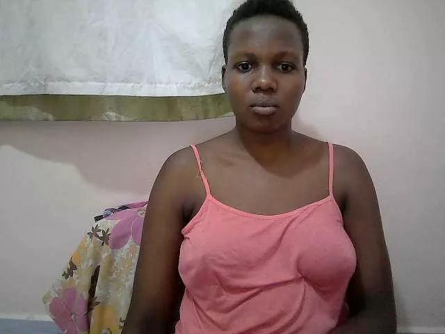 juicy-bella on BongaCams