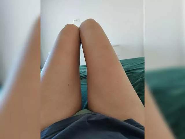 Julli21 on BongaCams 