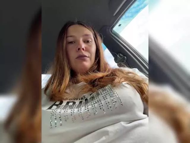 KaraMeld on BongaCams 