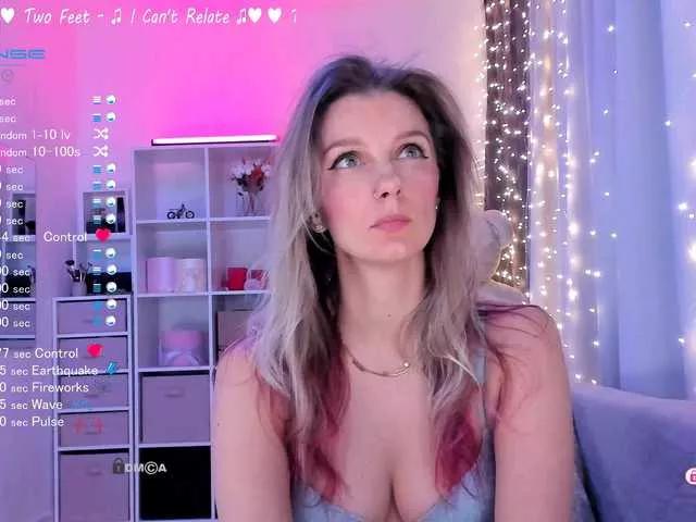 Karamelsw on BongaCams 