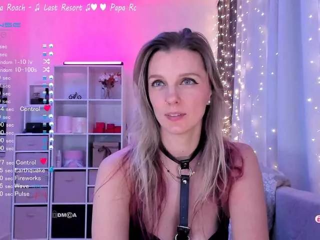 Karamelsw on BongaCams 