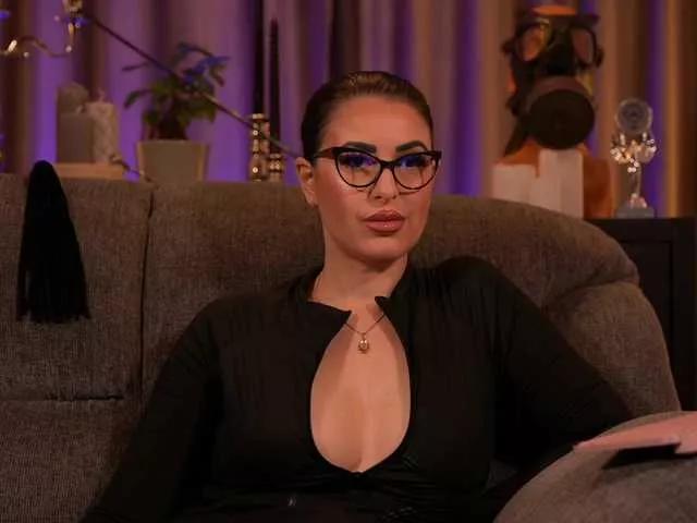 KellyKent on BongaCams 
