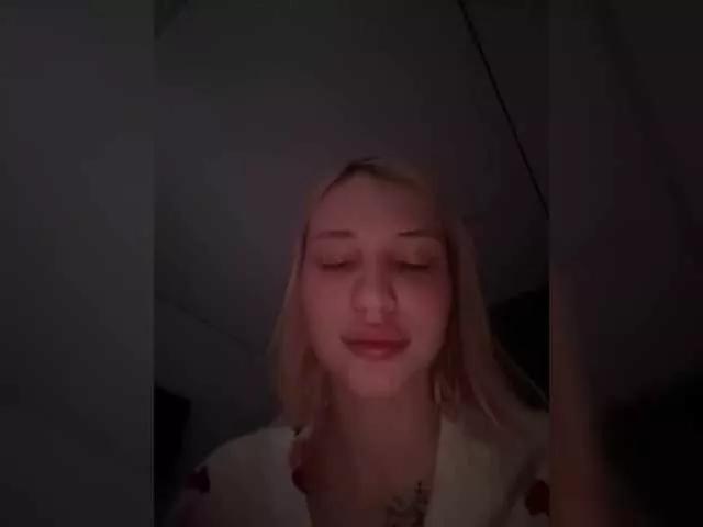 KettyPretty25 on BongaCams 