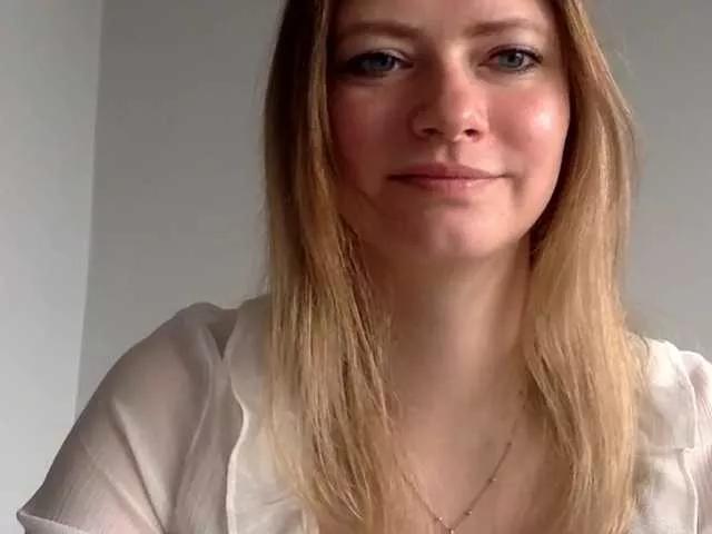 kissMillie on BongaCams 