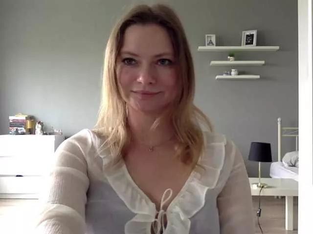 kissMillie on BongaCams 