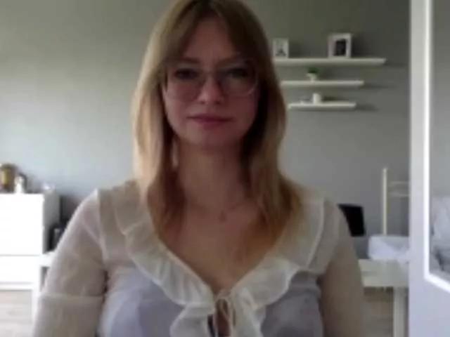 kissMillie on BongaCams 
