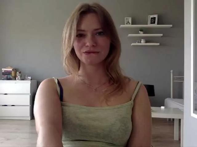 kissMillie on BongaCams 