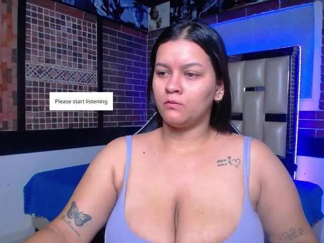 KrissSweetBoobs on BongaCams