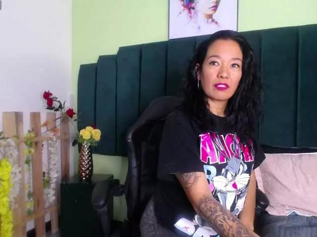 Kyllee28 on BongaCams 