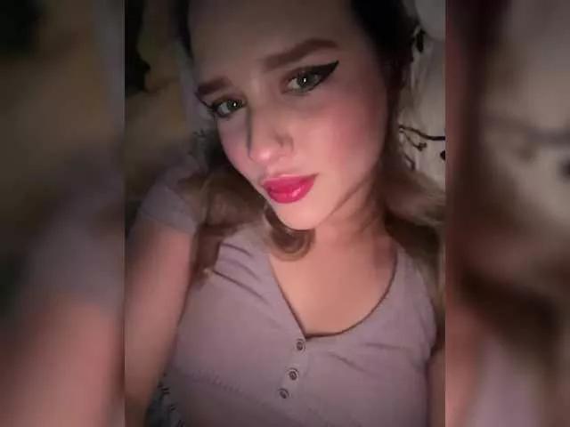 L0lly-D0lly on BongaCams 