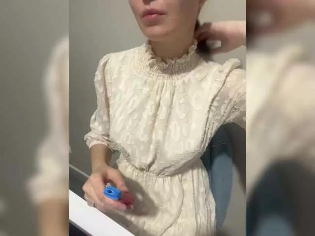 LanaDL18 on BongaCams