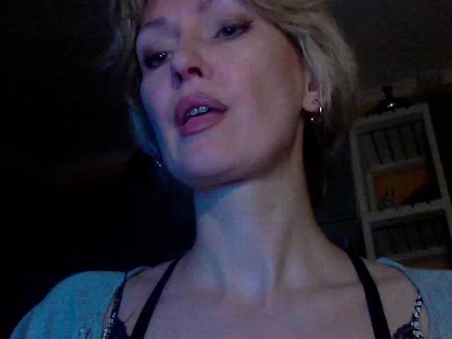LaraEva on BongaCams 