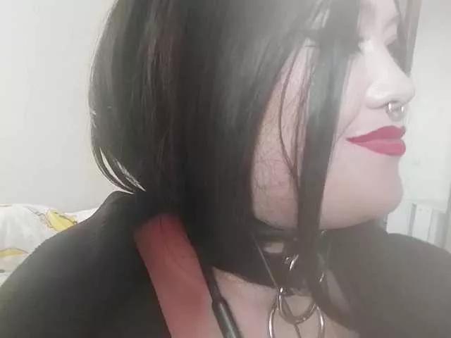 Offline Laura-Wicked on BongaCams