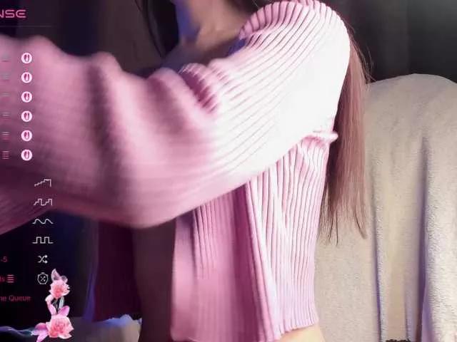 LeenyLipss on BongaCams 