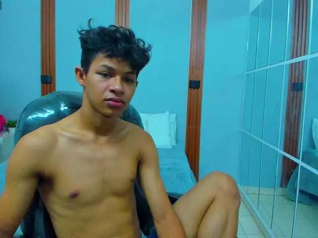 leslieanddrako on BongaCams 