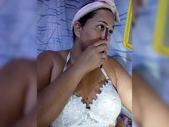 Letty33 on BongaCams 