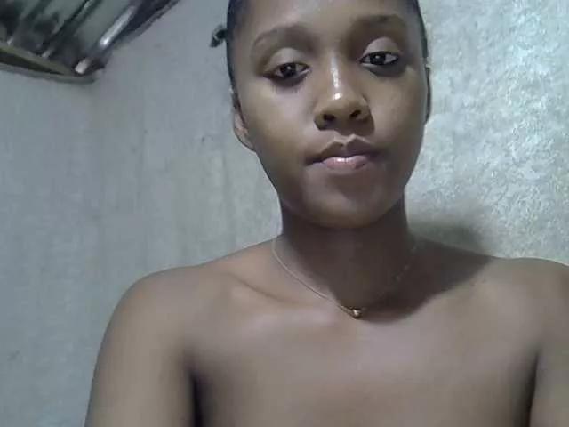 Lillteblackgirl on BongaCams