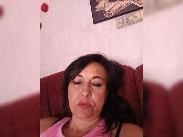 Lina-a-13 on BongaCams