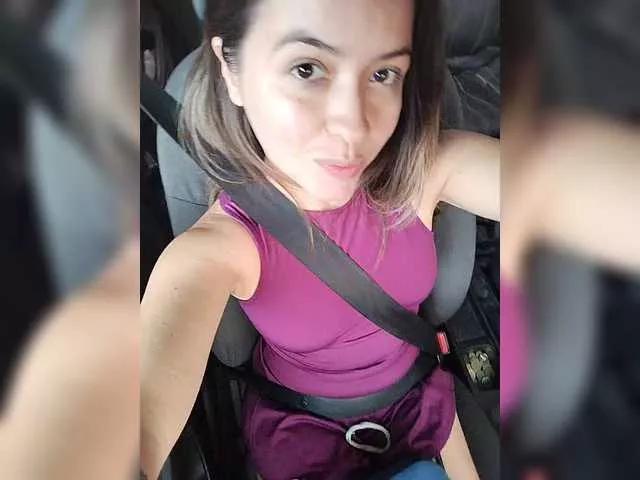 littleDanni on BongaCams 