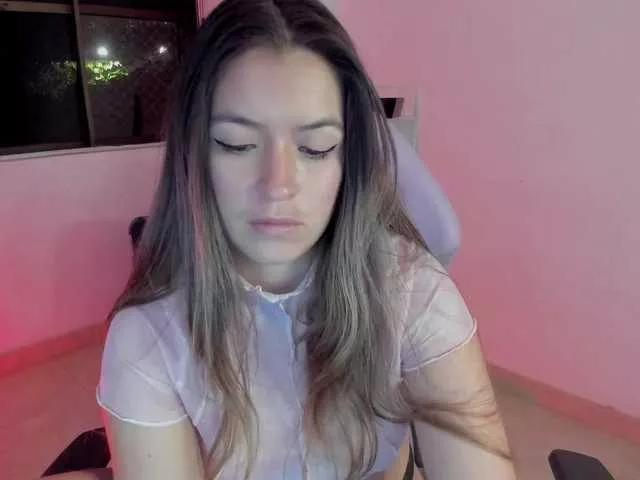 littleDanni on BongaCams 