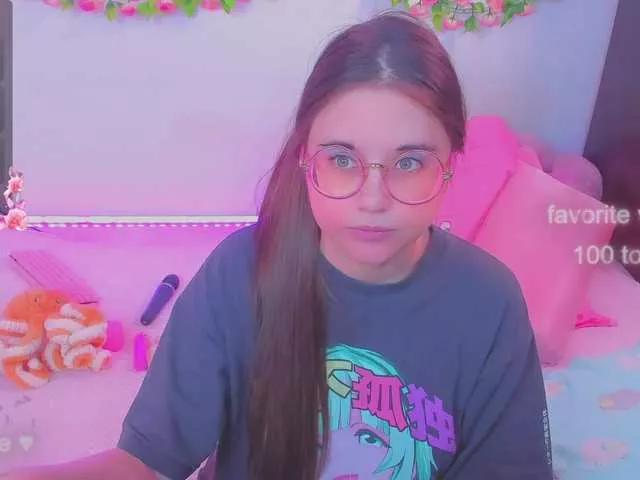 LittleKitsune on BongaCams 