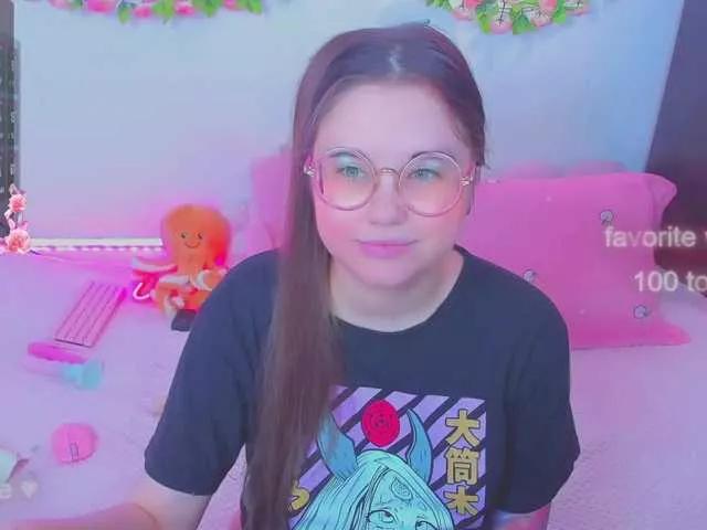 LittleKitsune on BongaCams 