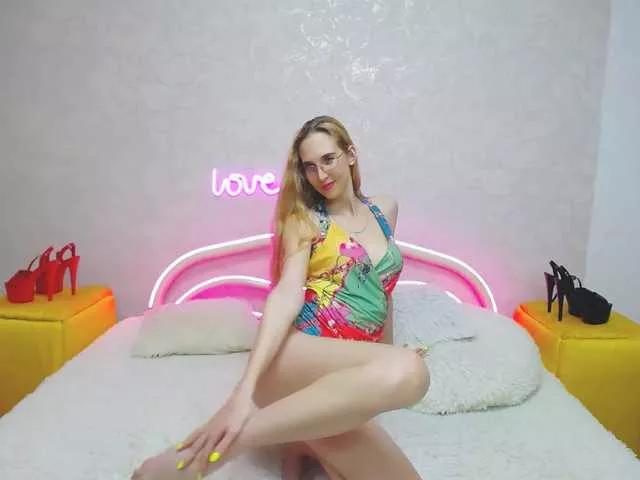 LizzieBrait on BongaCams 