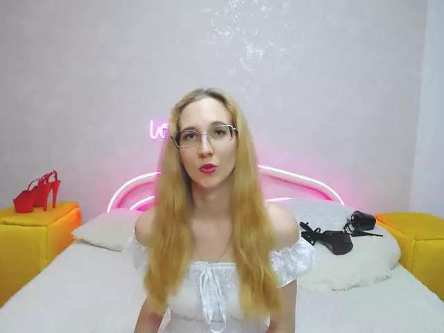 LizzieBrait on BongaCams 