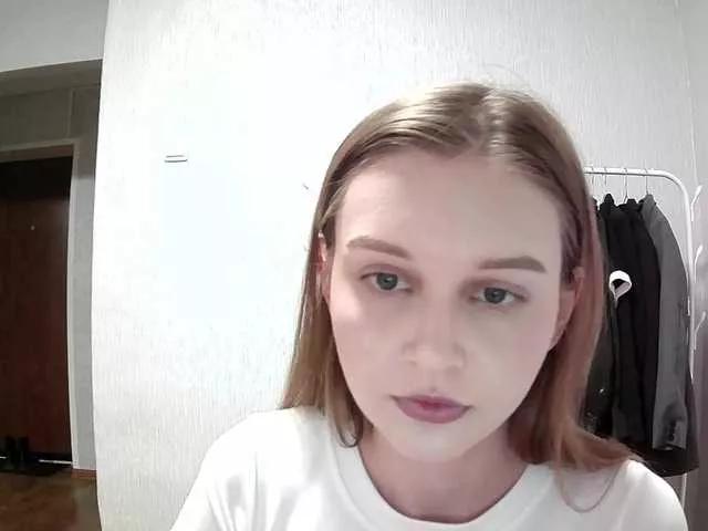 Lola-2 on BongaCams