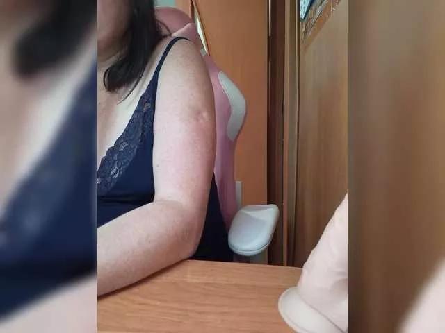 Lola18111 on BongaCams 