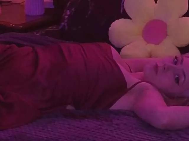 LollyGirlMoon on BongaCams 